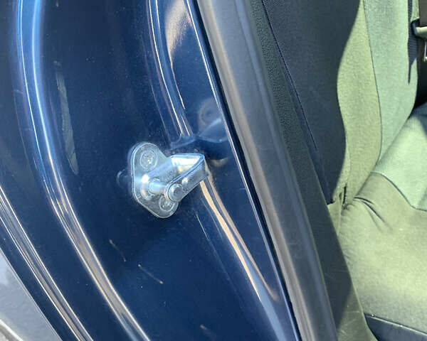 Синий Опель Астра, объемом двигателя 1.7 л и пробегом 346 тыс. км за 6150 $, фото 21 на Automoto.ua