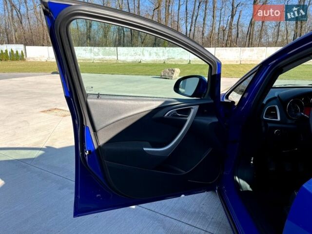 Синий Опель Астра, объемом двигателя 1.7 л и пробегом 283 тыс. км за 6500 $, фото 12 на Automoto.ua