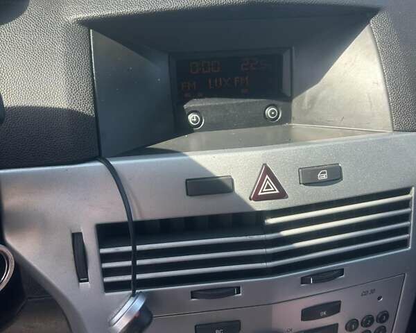 Синій Опель Астра, об'ємом двигуна 1.7 л та пробігом 245 тис. км за 5750 $, фото 19 на Automoto.ua