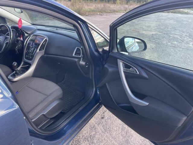 Синий Опель Астра, объемом двигателя 1.7 л и пробегом 220 тыс. км за 7200 $, фото 14 на Automoto.ua