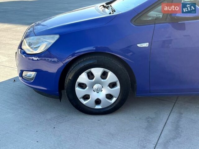 Синий Опель Астра, объемом двигателя 1.7 л и пробегом 283 тыс. км за 6500 $, фото 3 на Automoto.ua