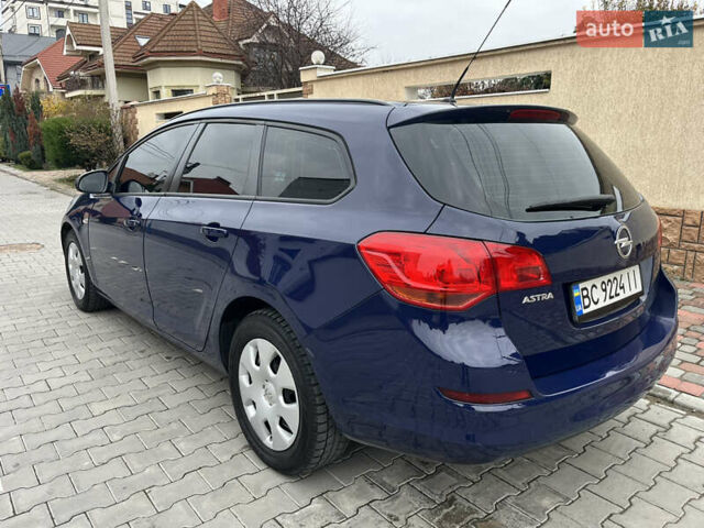 Синий Опель Астра, объемом двигателя 1.69 л и пробегом 257 тыс. км за 6300 $, фото 7 на Automoto.ua