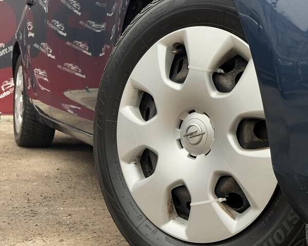 Синий Опель Астра, объемом двигателя 1.25 л и пробегом 214 тыс. км за 6500 $, фото 5 на Automoto.ua