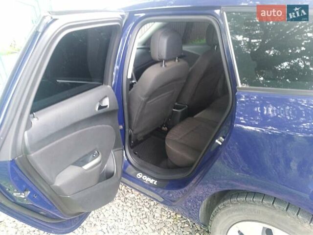Опель Астра 2012 в Умани на Automoto.ua Синий Опель Астра, объемом двигателя 1.7 л и пробегом 212 тыс. км за 7000 $, фото 4 на Automoto.ua