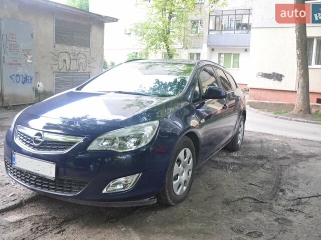 Синий Опель Астра, объемом двигателя 1.7 л и пробегом 310 тыс. км за 6400 $, фото 3 на Automoto.ua