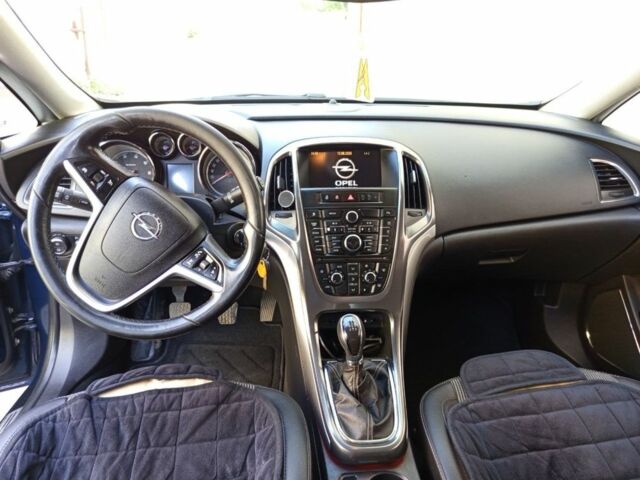 Синий Опель Астра, объемом двигателя 1.7 л и пробегом 250 тыс. км за 7800 $, фото 5 на Automoto.ua