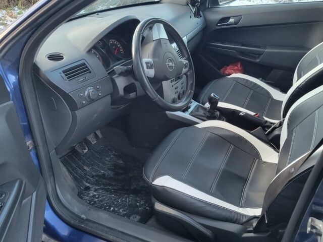 Синий Опель Астра, объемом двигателя 1.7 л и пробегом 280 тыс. км за 4450 $, фото 5 на Automoto.ua