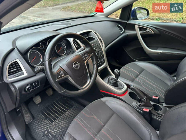 Синій Опель Астра, об'ємом двигуна 2 л та пробігом 274 тис. км за 7900 $, фото 1 на Automoto.ua