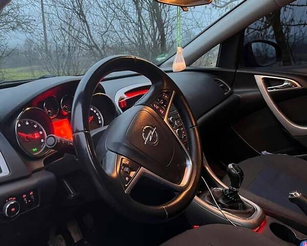 Синий Опель Астра, объемом двигателя 1.3 л и пробегом 248 тыс. км за 6800 $, фото 7 на Automoto.ua