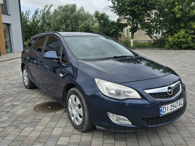 Синий Опель Астра, объемом двигателя 1.7 л и пробегом 290 тыс. км за 5200 $, фото 2 на Automoto.ua