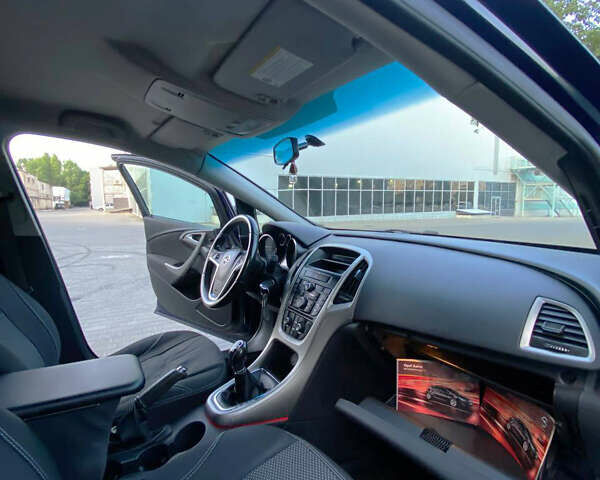 Синий Опель Астра, объемом двигателя 1.3 л и пробегом 260 тыс. км за 6400 $, фото 8 на Automoto.ua