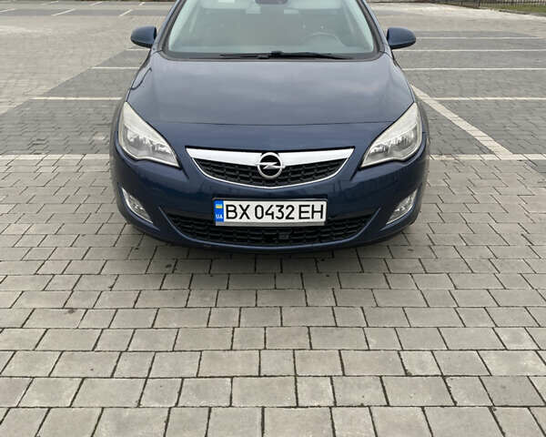 Синий Опель Астра, объемом двигателя 2 л и пробегом 258 тыс. км за 7500 $, фото 1 на Automoto.ua