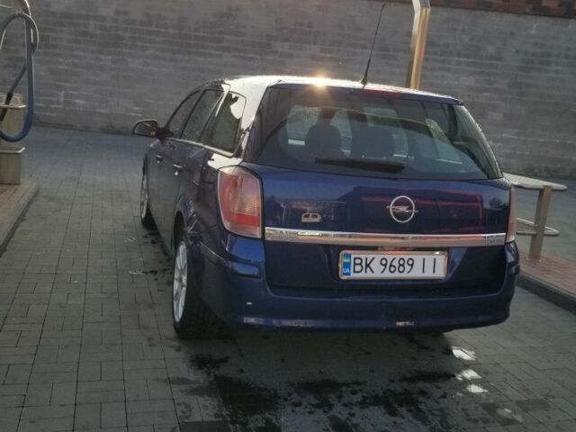Синий Опель Астра, объемом двигателя 1.7 л и пробегом 280 тыс. км за 4450 $, фото 4 на Automoto.ua