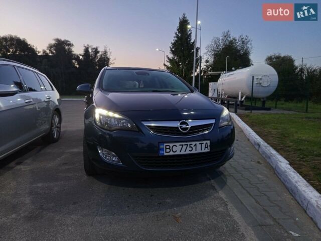 Синий Опель Астра, объемом двигателя 1.7 л и пробегом 243 тыс. км за 7600 $, фото 31 на Automoto.ua