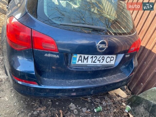 Синий Опель Астра, объемом двигателя 1.7 л и пробегом 250 тыс. км за 3900 $, фото 1 на Automoto.ua