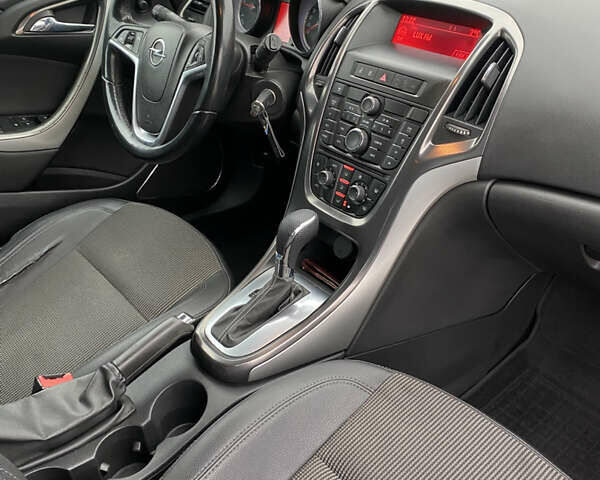 Синий Опель Астра, объемом двигателя 2 л и пробегом 258 тыс. км за 7500 $, фото 15 на Automoto.ua