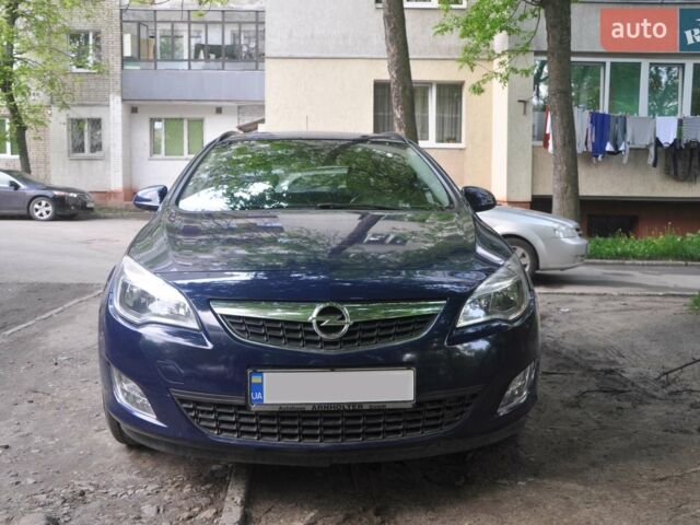 Синий Опель Астра, объемом двигателя 1.7 л и пробегом 310 тыс. км за 6400 $, фото 2 на Automoto.ua