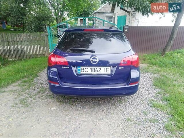 Опель Астра 2012 в Умани на Automoto.ua Синий Опель Астра, объемом двигателя 1.7 л и пробегом 212 тыс. км за 7000 $, фото 2 на Automoto.ua