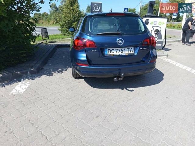 Синий Опель Астра, объемом двигателя 1.7 л и пробегом 243 тыс. км за 8200 $, фото 2 на Automoto.ua
