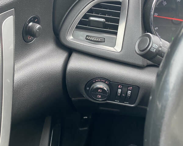 Синий Опель Астра, объемом двигателя 2 л и пробегом 258 тыс. км за 7500 $, фото 27 на Automoto.ua