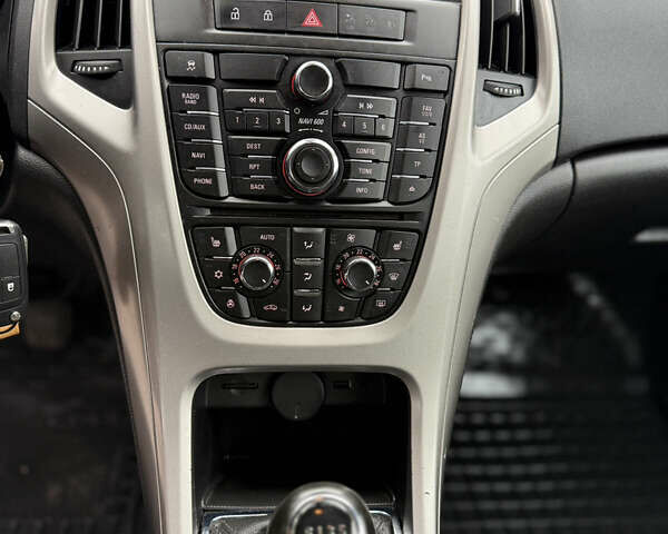 Синий Опель Астра, объемом двигателя 1.7 л и пробегом 230 тыс. км за 7999 $, фото 17 на Automoto.ua