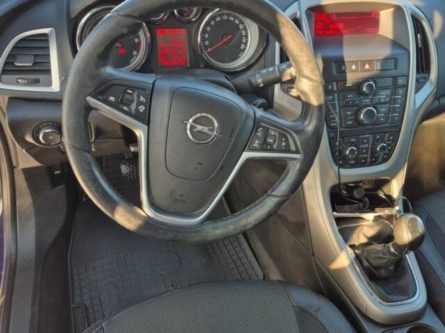 Синій Опель Астра, об'ємом двигуна 1.3 л та пробігом 185 тис. км за 8800 $, фото 5 на Automoto.ua