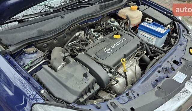 Синій Опель Астра, об'ємом двигуна 1.4 л та пробігом 30 тис. км за 7500 $, фото 5 на Automoto.ua