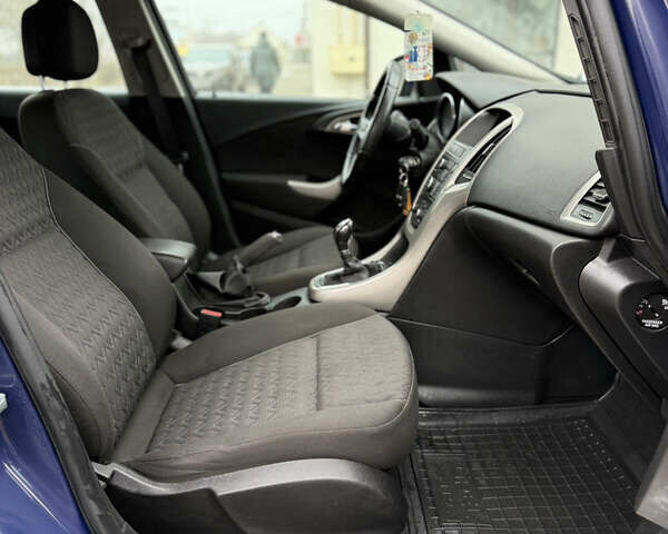 Синий Опель Астра, объемом двигателя 1.7 л и пробегом 230 тыс. км за 7999 $, фото 25 на Automoto.ua