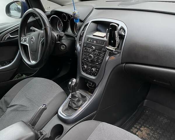 Синий Опель Астра, объемом двигателя 1.25 л и пробегом 177 тыс. км за 6800 $, фото 9 на Automoto.ua