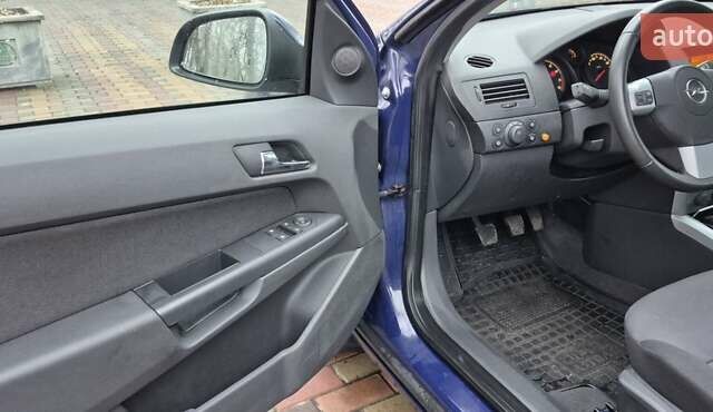 Синій Опель Астра, об'ємом двигуна 1.4 л та пробігом 30 тис. км за 7500 $, фото 10 на Automoto.ua