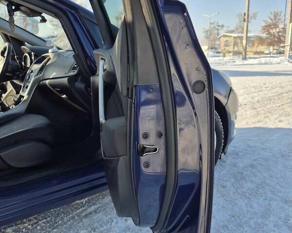 Синій Опель Астра, об'ємом двигуна 1.3 л та пробігом 184 тис. км за 9000 $, фото 23 на Automoto.ua