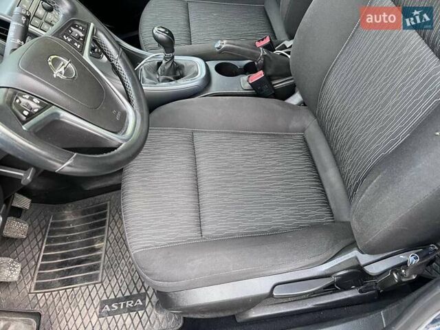 Синий Опель Астра, объемом двигателя 1.7 л и пробегом 247 тыс. км за 7200 $, фото 31 на Automoto.ua