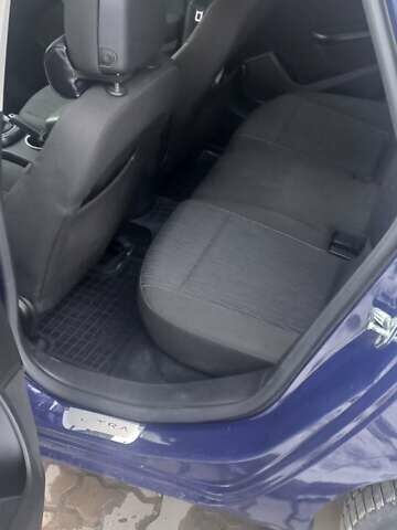 Синий Опель Астра, объемом двигателя 1.7 л и пробегом 262 тыс. км за 8000 $, фото 6 на Automoto.ua