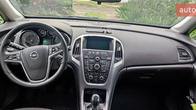 Опель Астра 2014 в Луцке на Automoto.ua Синий Опель Астра, объемом двигателя 1.7 л и пробегом 150 тыс. км за 8450 $, фото 5 на Automoto.ua
