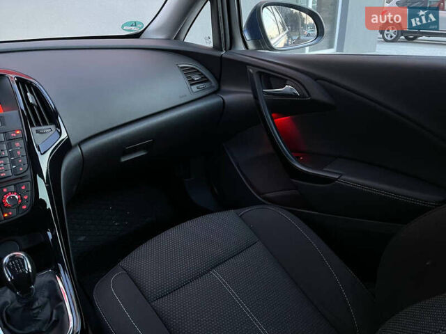 Синий Опель Астра, объемом двигателя 1.6 л и пробегом 193 тыс. км за 8500 $, фото 17 на Automoto.ua