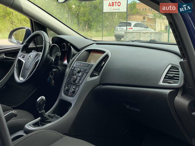 Опель Астра 2015 в Бердичеве на Automoto.ua Синий Опель Астра, объемом двигателя 1.6 л и пробегом 279 тыс. км за 8555 $, фото 33 на Automoto.ua