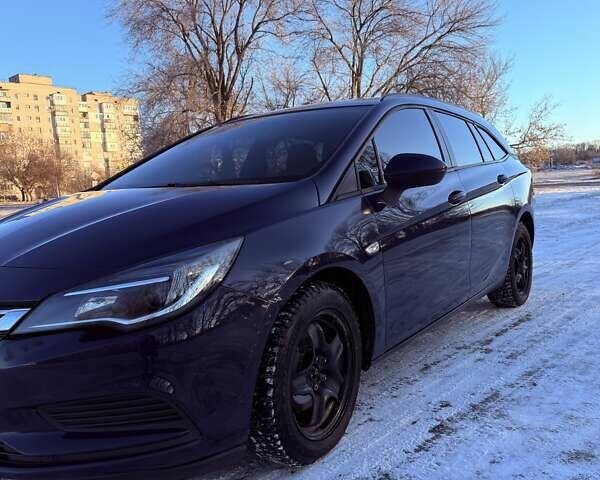 Синій Опель Астра, об'ємом двигуна 1.6 л та пробігом 243 тис. км за 11000 $, фото 3 на Automoto.ua
