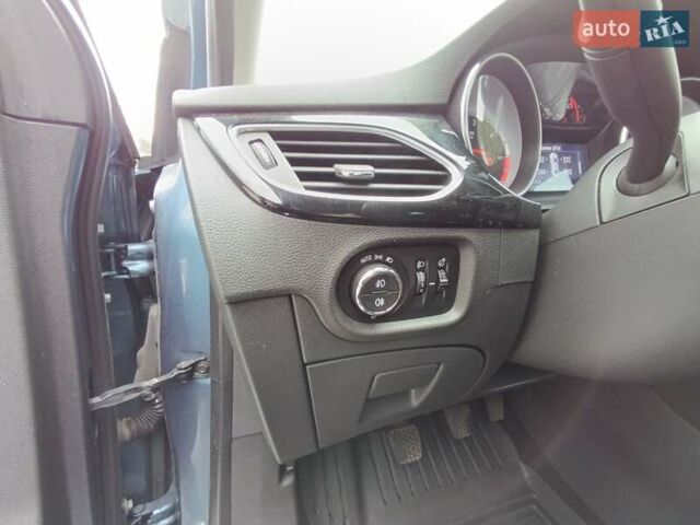 Опель Астра 2017 в Василькове на Automoto.ua Синий Опель Астра, объемом двигателя 1.6 л и пробегом 206 тыс. км за 9500 $, фото 9 на Automoto.ua