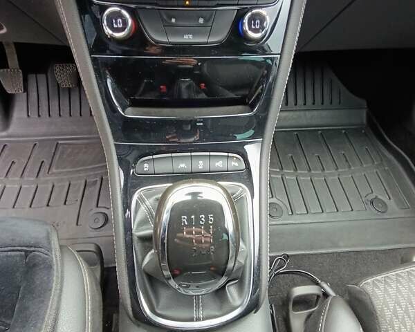 Опель Астра 2017 в Василькове на Automoto.ua Синий Опель Астра, объемом двигателя 1.6 л и пробегом 206 тыс. км за 9500 $, фото 11 на Automoto.ua