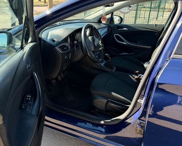 Синий Опель Астра, объемом двигателя 1.6 л и пробегом 283 тыс. км за 9000 $, фото 1 на Automoto.ua