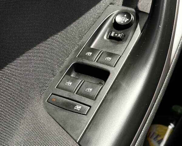 Синій Опель Астра, об'ємом двигуна 1.6 л та пробігом 140 тис. км за 11000 $, фото 12 на Automoto.ua