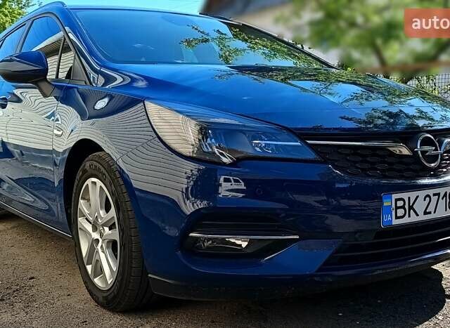 Опель Астра 2020 в Ровно на Automoto.ua Синий Опель Астра, объемом двигателя 1.5 л и пробегом 194 тыс. км за 13200 $, фото 2 на Automoto.ua
