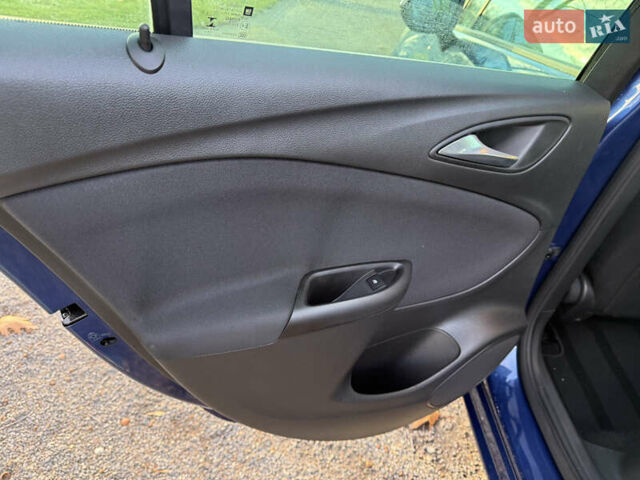 Синий Опель Астра, объемом двигателя 1.5 л и пробегом 157 тыс. км за 12900 $, фото 41 на Automoto.ua