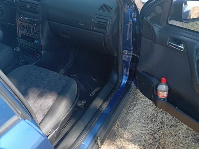 Синій Опель Астра, об'ємом двигуна 1.6 л та пробігом 275 тис. км за 2500 $, фото 4 на Automoto.ua
