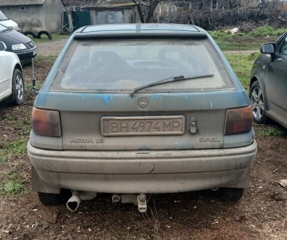 Зеленый Опель Астра, объемом двигателя 1.8 л и пробегом 300 тыс. км за 1700 $, фото 3 на Automoto.ua