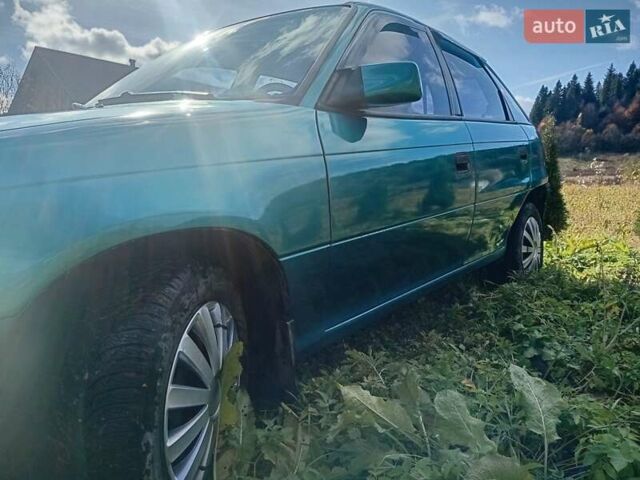 Зеленый Опель Астра, объемом двигателя 1.6 л и пробегом 258 тыс. км за 1393 $, фото 17 на Automoto.ua