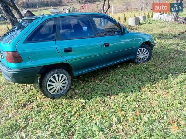 Зеленый Опель Астра, объемом двигателя 1.6 л и пробегом 258 тыс. км за 1393 $, фото 14 на Automoto.ua