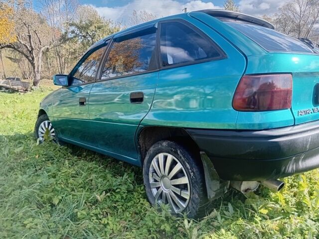 Зеленый Опель Астра, объемом двигателя 1.6 л и пробегом 253 тыс. км за 1277 $, фото 5 на Automoto.ua