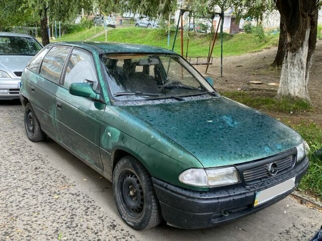 Зеленый Опель Астра, объемом двигателя 1.4 л и пробегом 342 тыс. км за 642 $, фото 1 на Automoto.ua