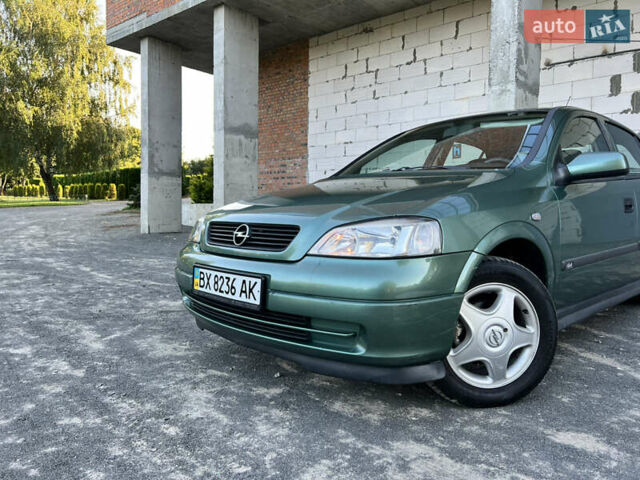 Зеленый Опель Астра, объемом двигателя 1.6 л и пробегом 205 тыс. км за 2500 $, фото 1 на Automoto.ua